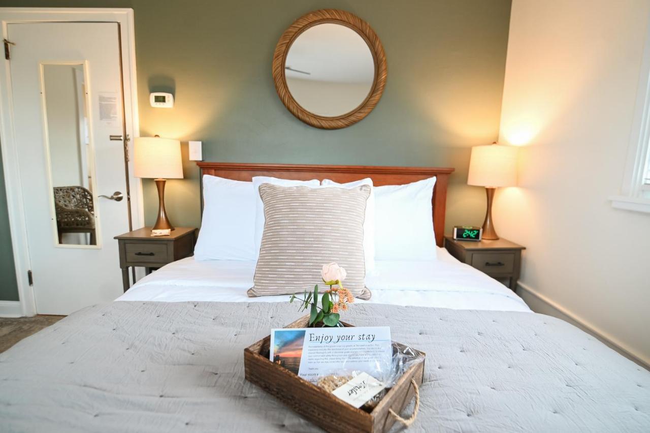 The Lakehouse Inn Geneva מראה חיצוני תמונה