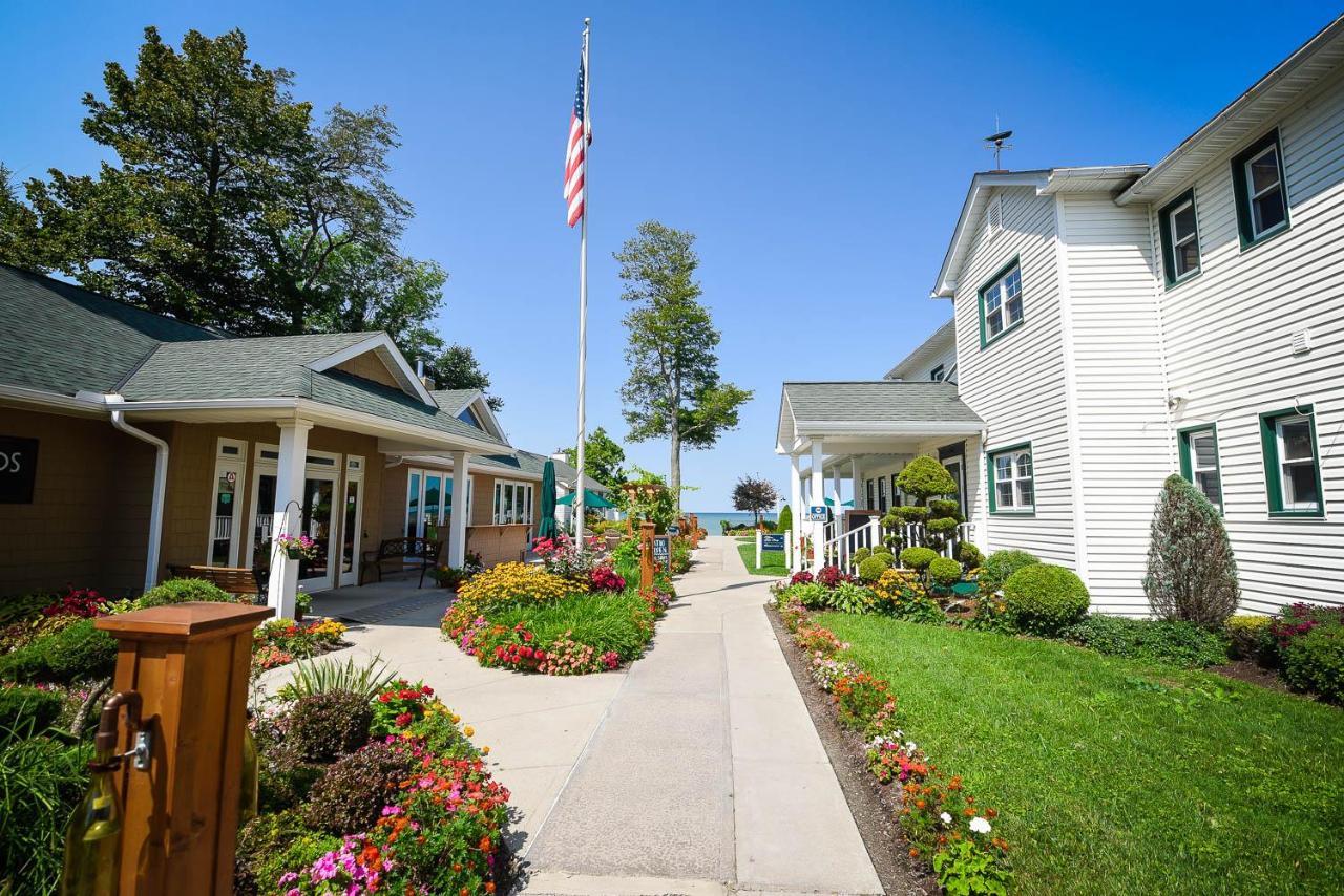 The Lakehouse Inn Geneva מראה חיצוני תמונה